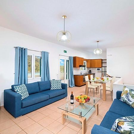 Du Lac Villas Kournás エクステリア 写真