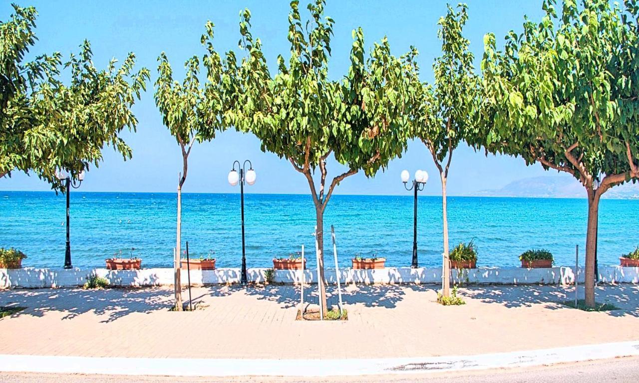 Du Lac Villas Kournás エクステリア 写真