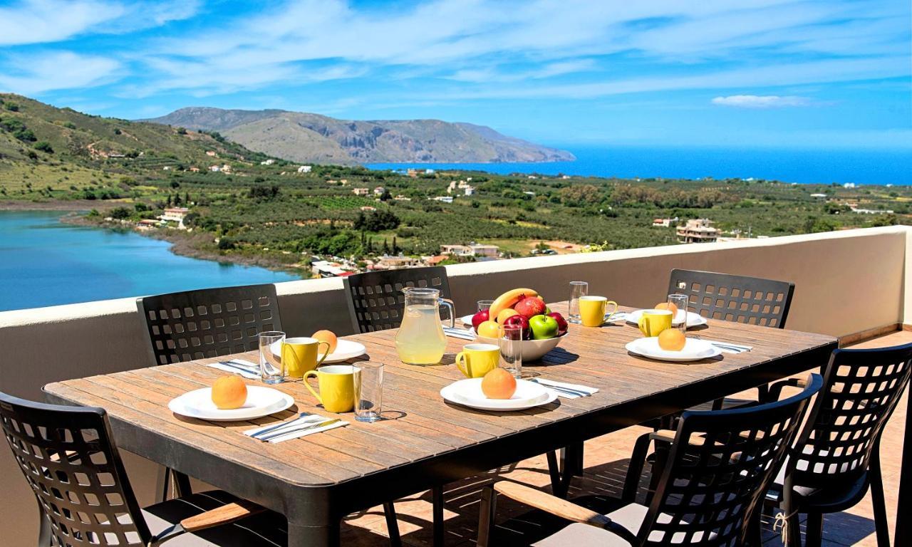 Du Lac Villas Kournás エクステリア 写真