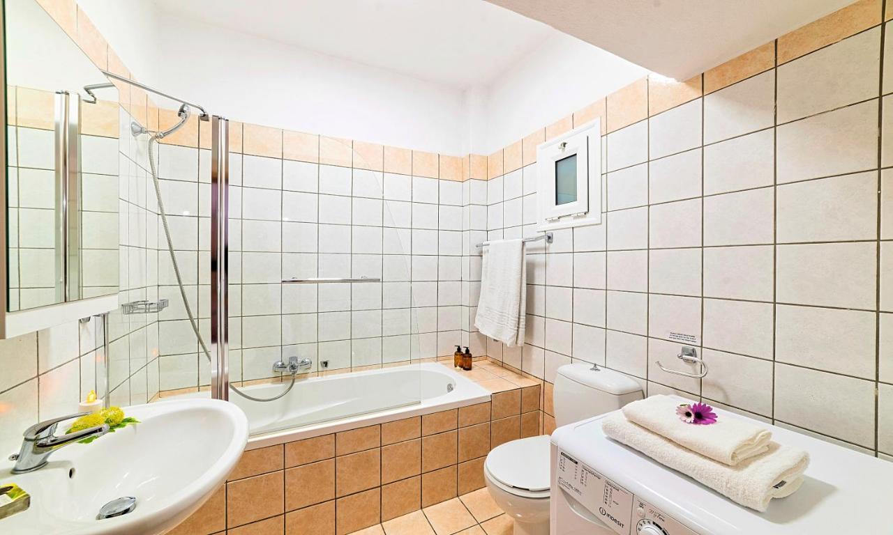 Du Lac Villas Kournás エクステリア 写真