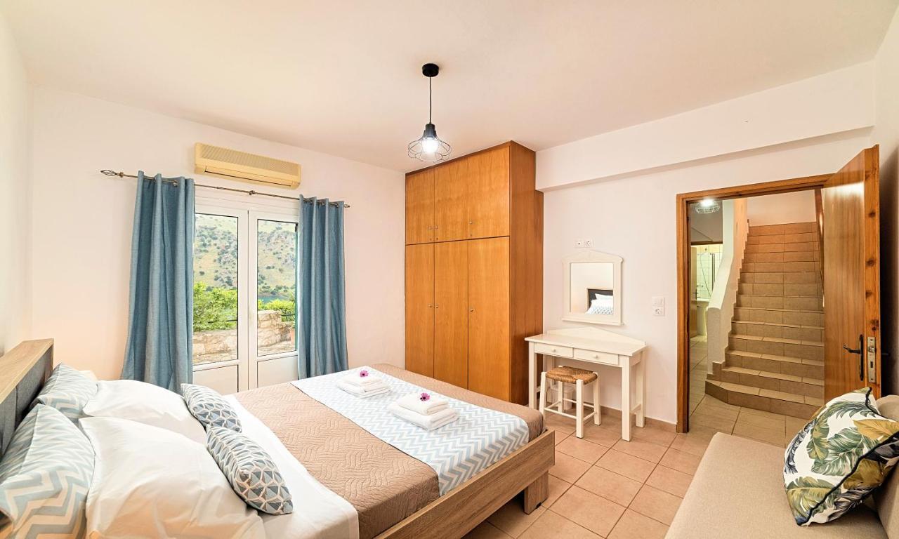 Du Lac Villas Kournás エクステリア 写真