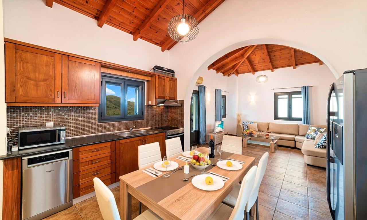 Du Lac Villas Kournás エクステリア 写真